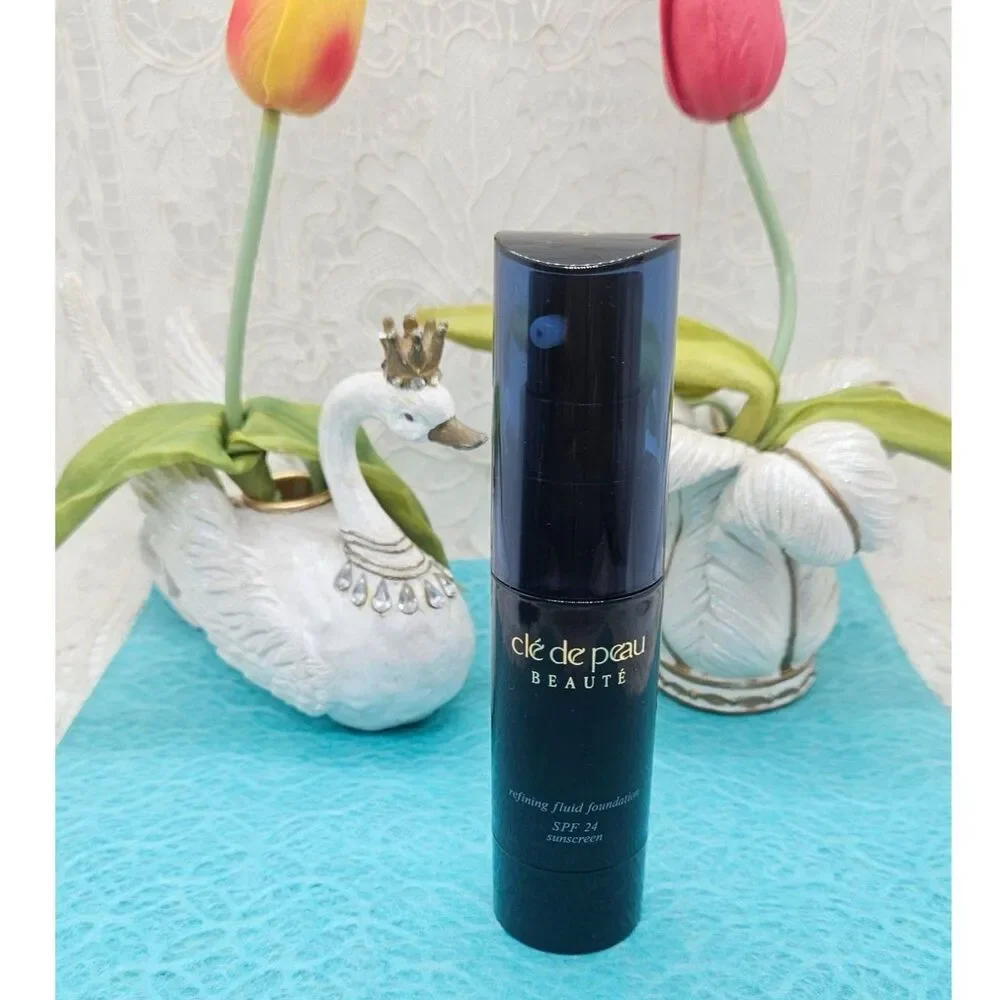 Cle de Peau Beaute Refining Fluid Foundation I10 SPF 24 NEW